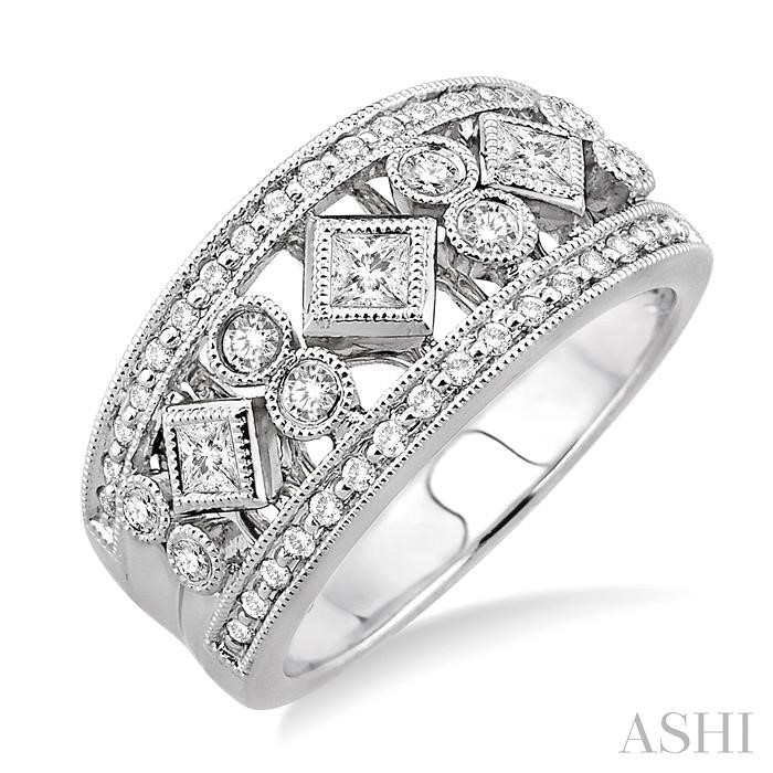 DIAMOND FASHION RING