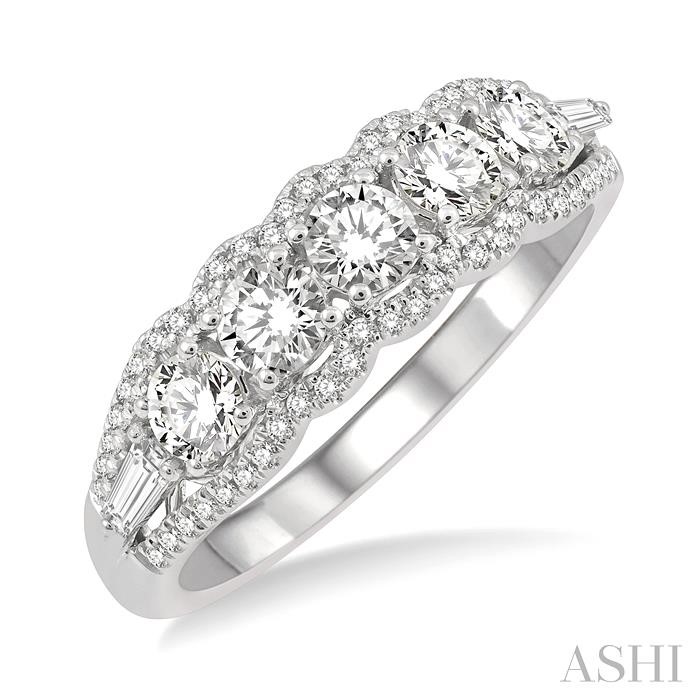 ROUND SHAPE 5 STONE DIAMOND FASHION RING