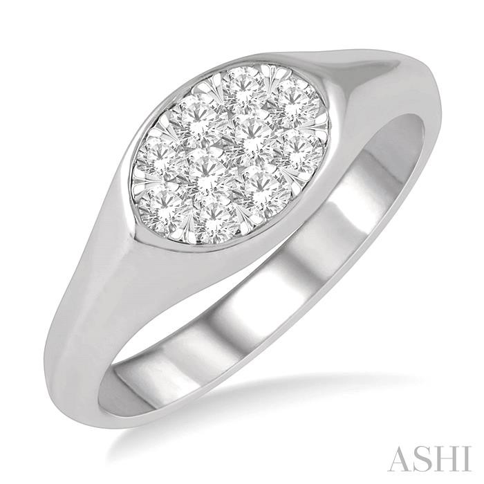 OVAL SHAPE EAST-WEST LOVEBRIGHT ESSENTIAL DIAMOND SIGNET RING