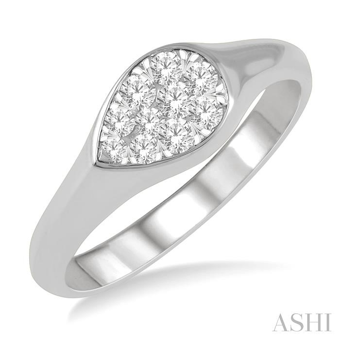 PEAR SHAPE LOVEBRIGHT ESSENTIAL DIAMOND SIGNET RING