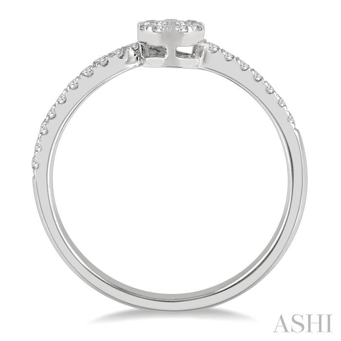 Round Shape Lovebright Diamond Fashion Ring
