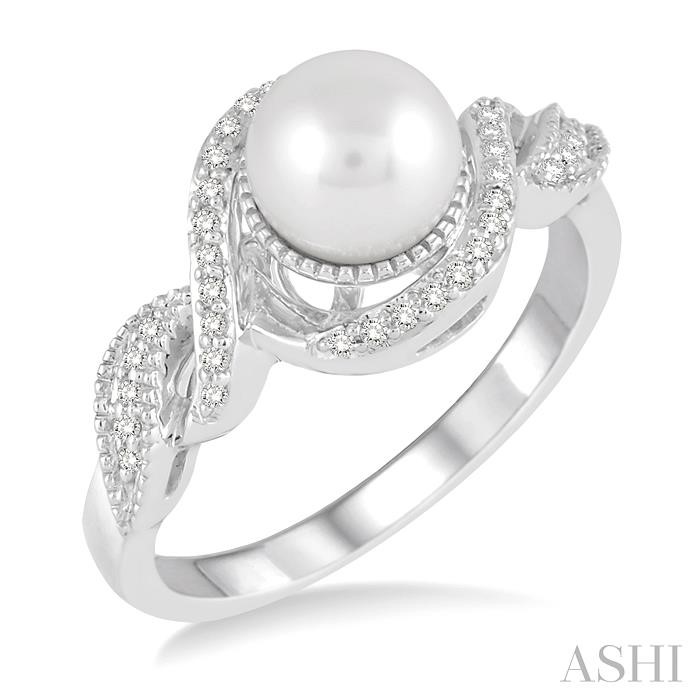 PEARL & DIAMOND FASHION RING