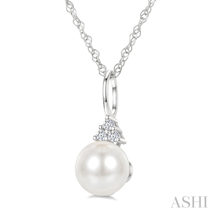 Pearl & Diamond Fashion Pendant