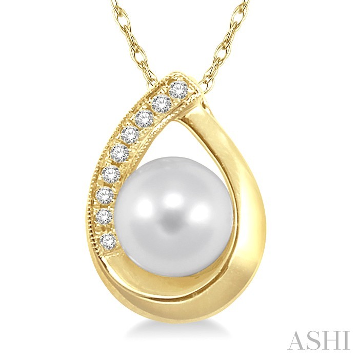 Pearl & Diamond Fashion Pendant