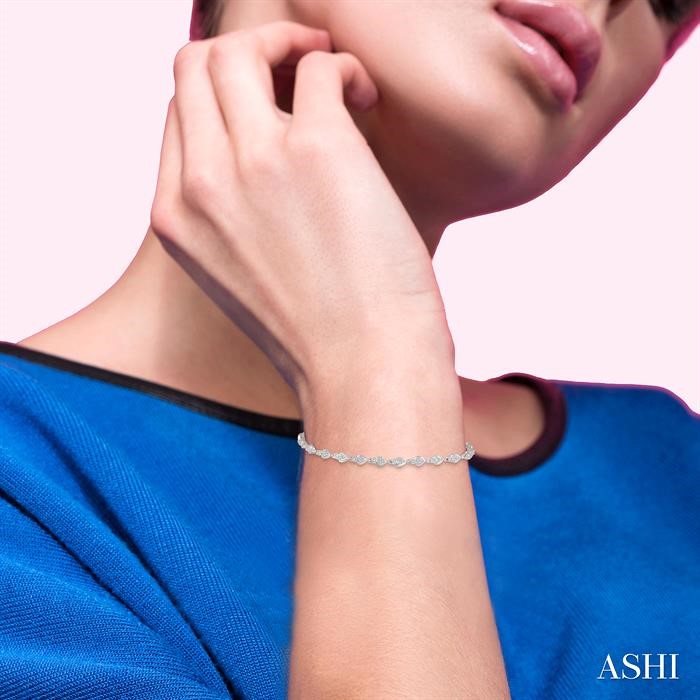 Heart Shape Diamond Bracelet-4
