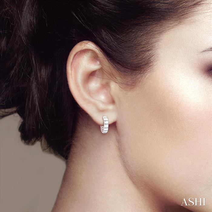 Silver Bold Ribbed Diamond Fashion Hoop Earrings