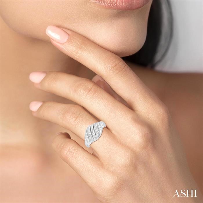 Silver Bold Ribbed Diamond Fashion Band