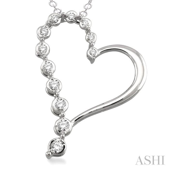 Silver Heart Shape Journey Diamond Fashion Pendant-3