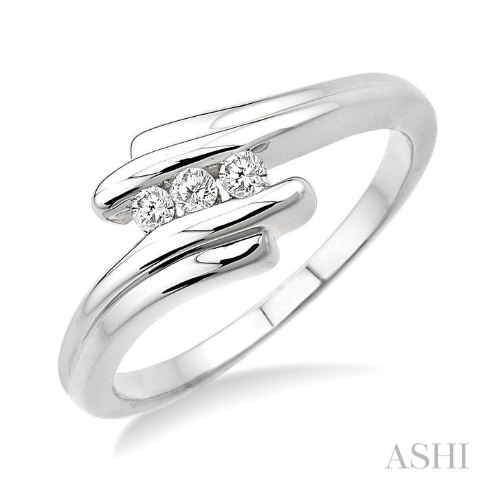 SILVER 3 STONE DIAMOND FASHION RING