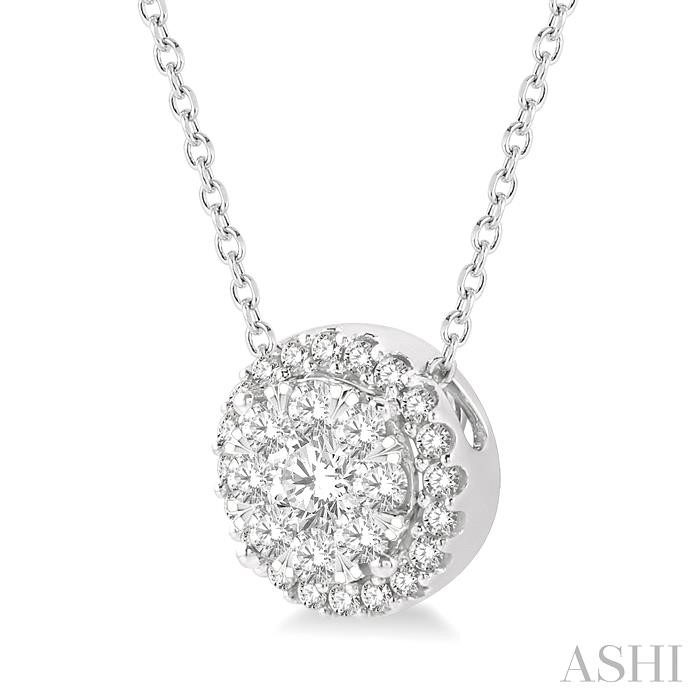 Round Shape Halo Lovebright Essential Diamond Pendant
