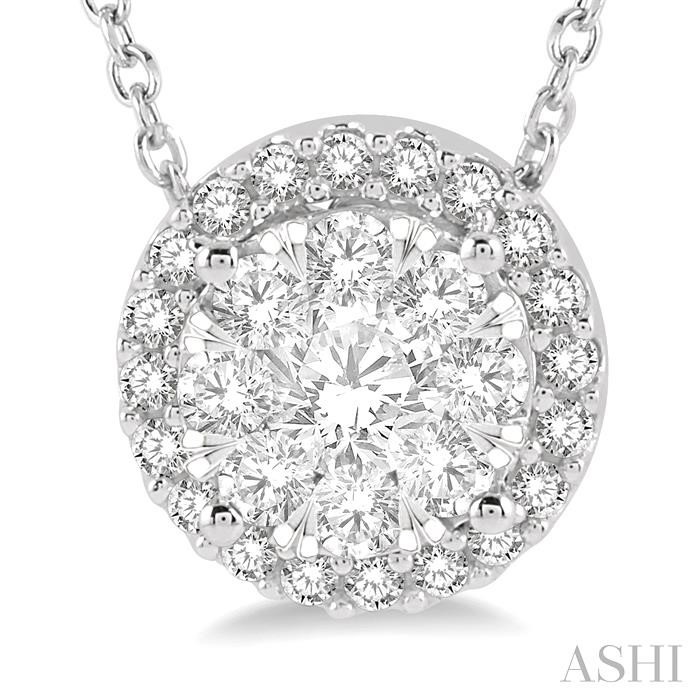 Round Shape Halo Lovebright Essential Diamond Pendant