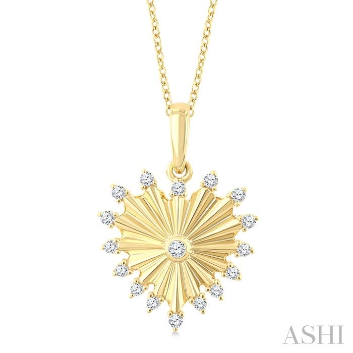Heart Fluted Diamond Fashion Pendant