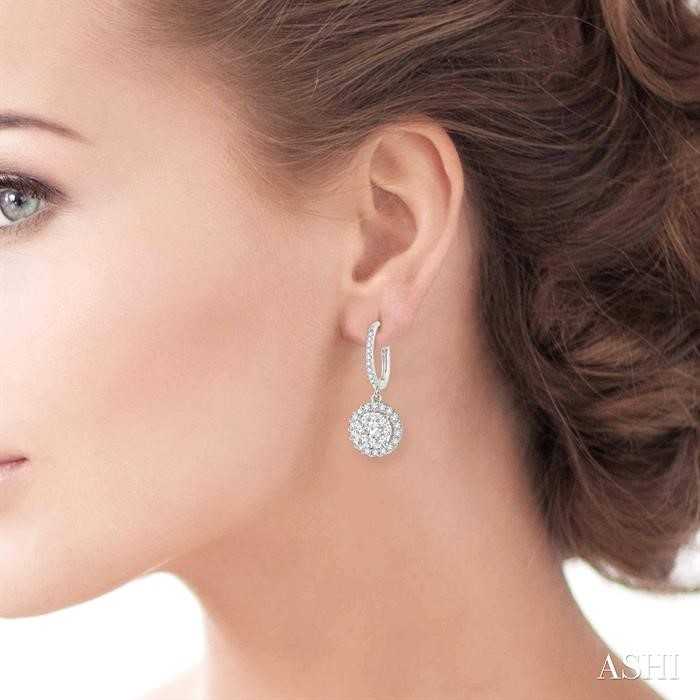 Round Shape Halo Lovebright Essential Diamond Earrings-4