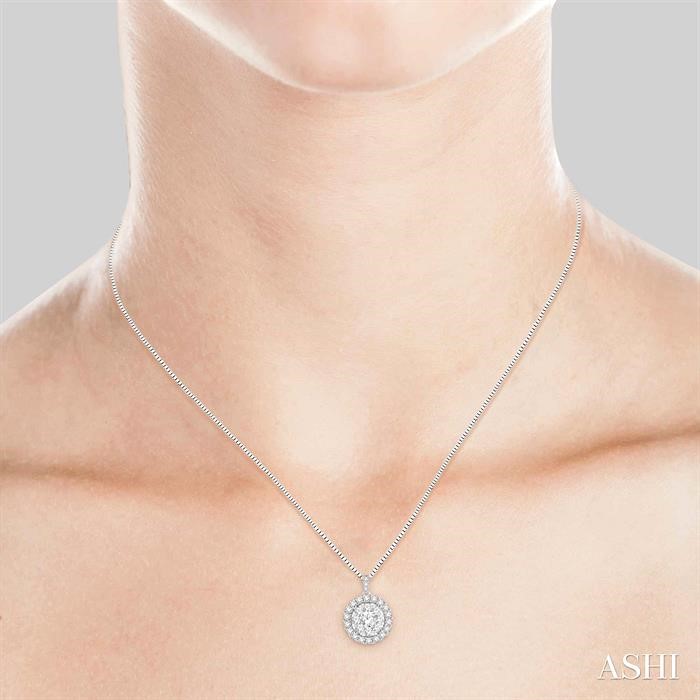 Round Shape Halo Lovebright Essential Diamond Pendant-4