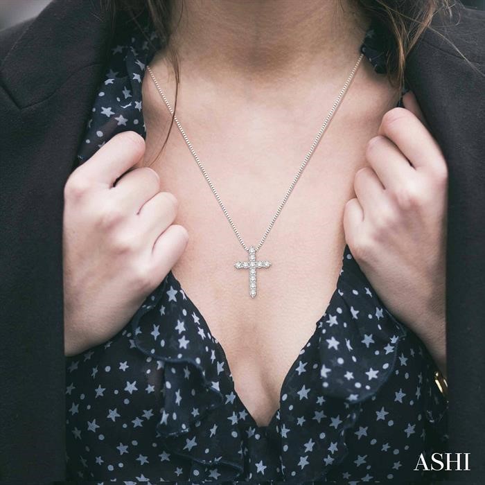 Cross Diamond Fashion Pendant-4